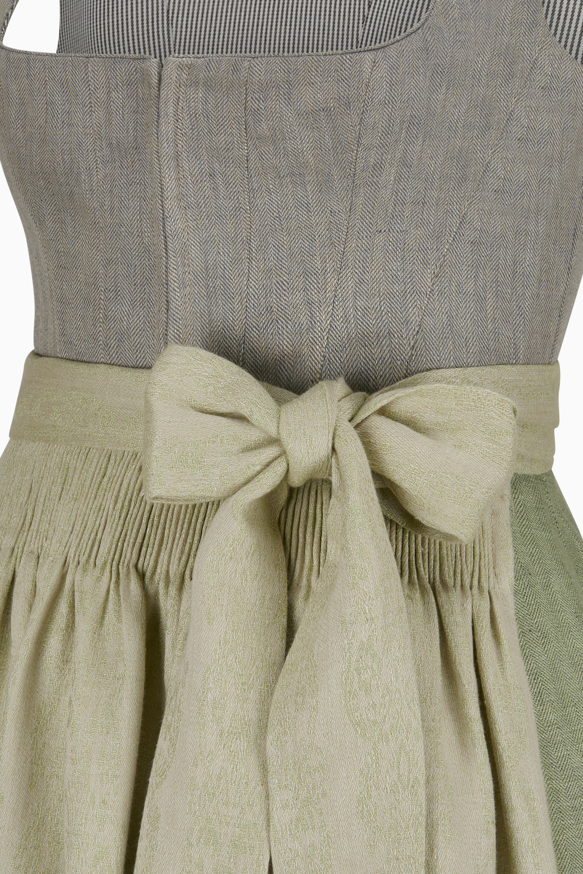 gottseidank-dirndl-antonia-mit-geradem-ausschnitt-und-hakenverschluss image 4