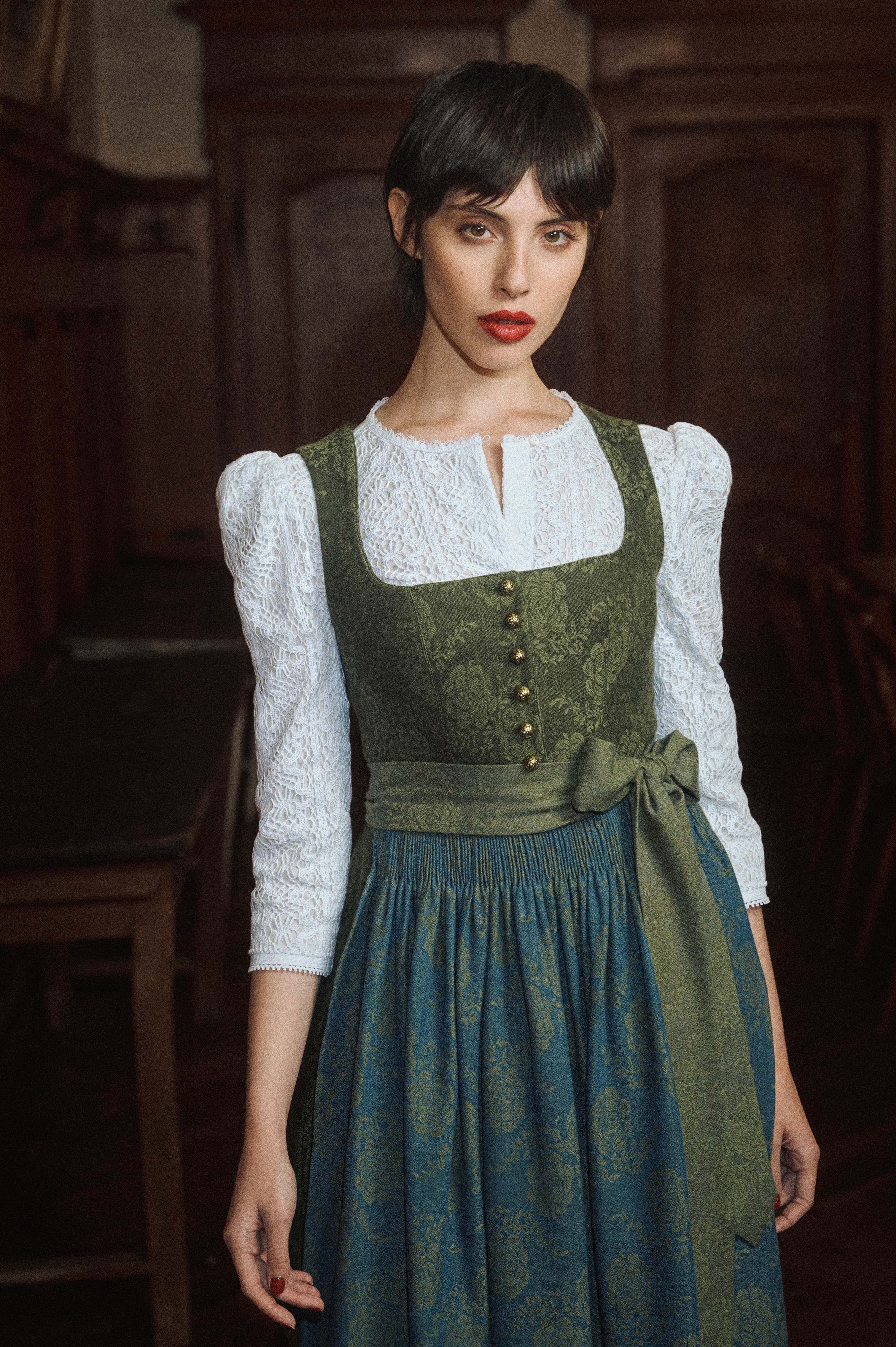 gottseidank-dirndlbluse-mariella-hochgeschlossene-bluse-mit-3-4-puffarm image 2