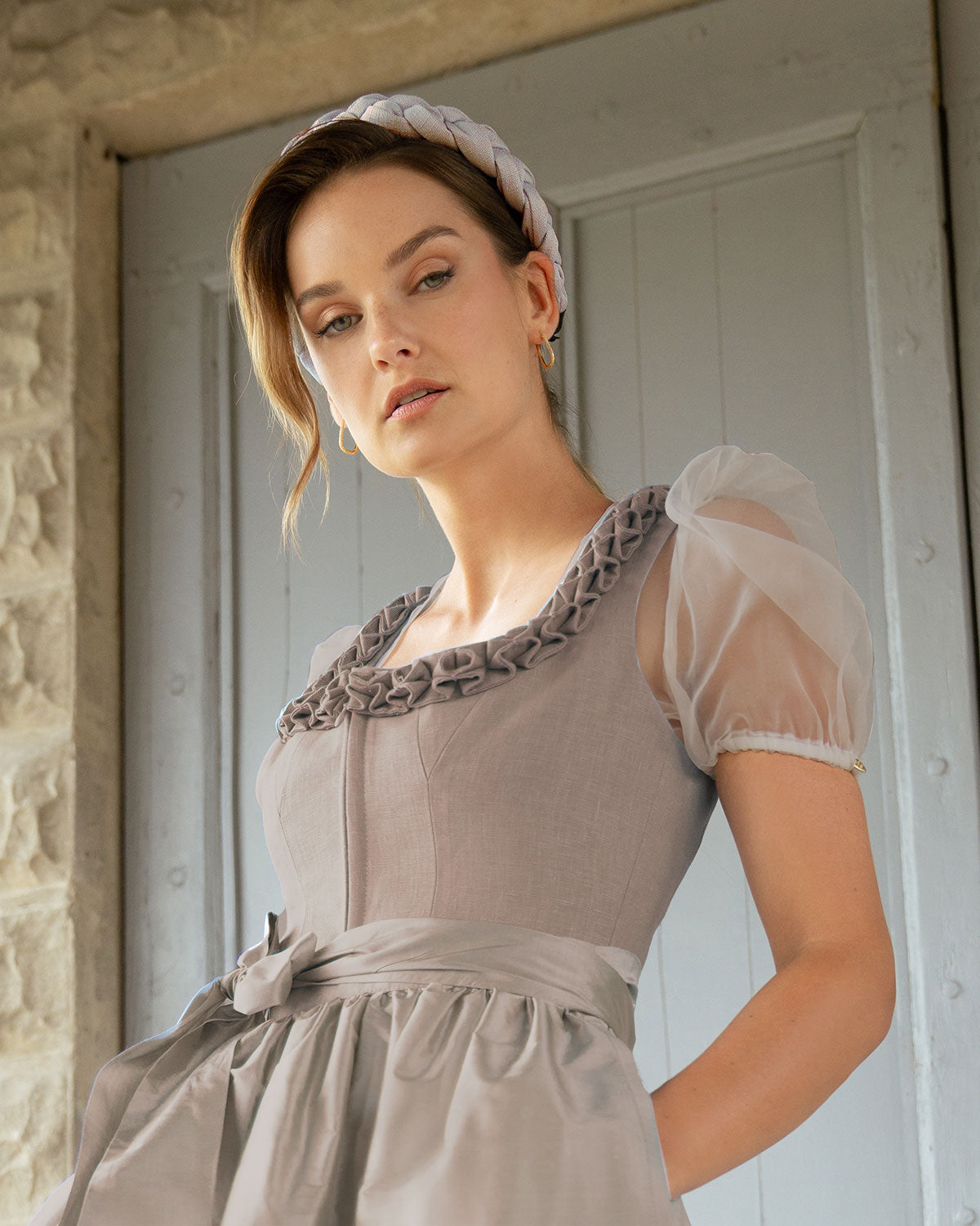 alpenherz-bluse-evelyn-beige-dirndlbluse image 3