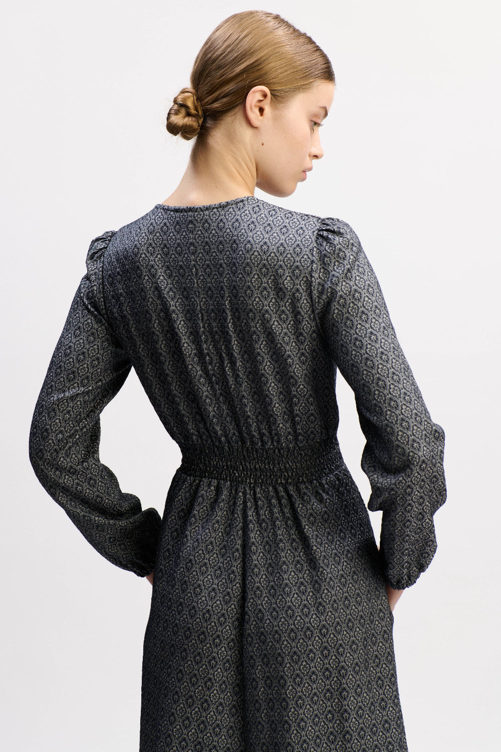 felicitas-damen-kleid-karlinda-jacquardkleid-mit-v-ausschnitt image 3