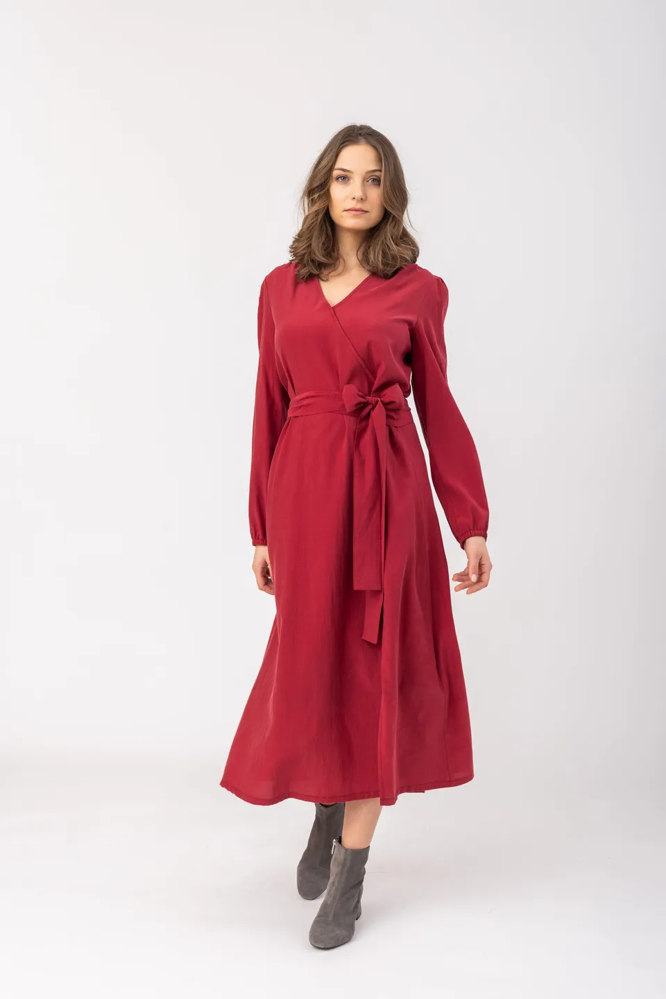 felicitas-kari-damen-wickelkleid-aus-cupro-baumwolle image 1