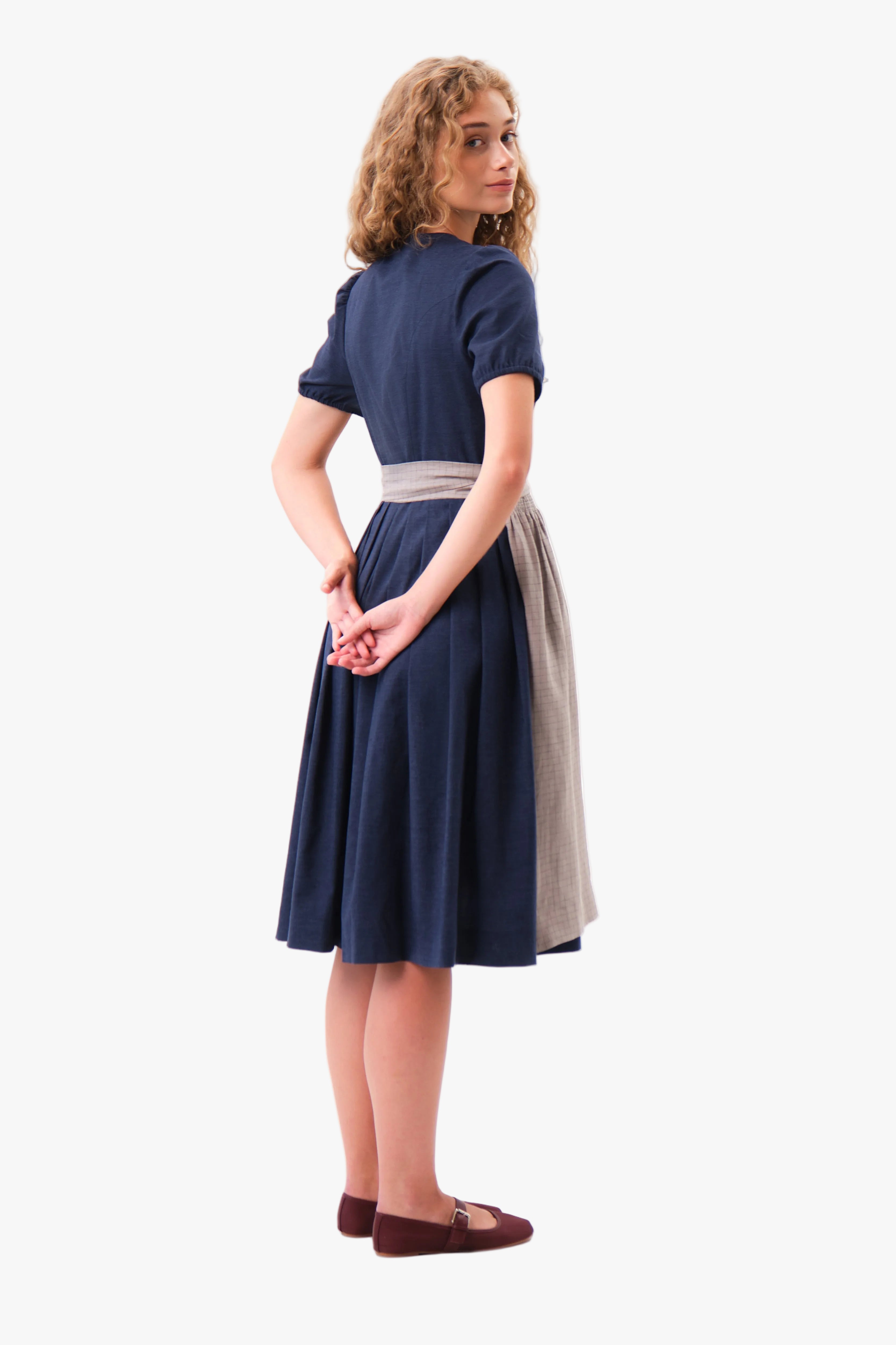 felicitas-damen-dirndl-dalita-hochgeschlossen-leinen-midi image 2