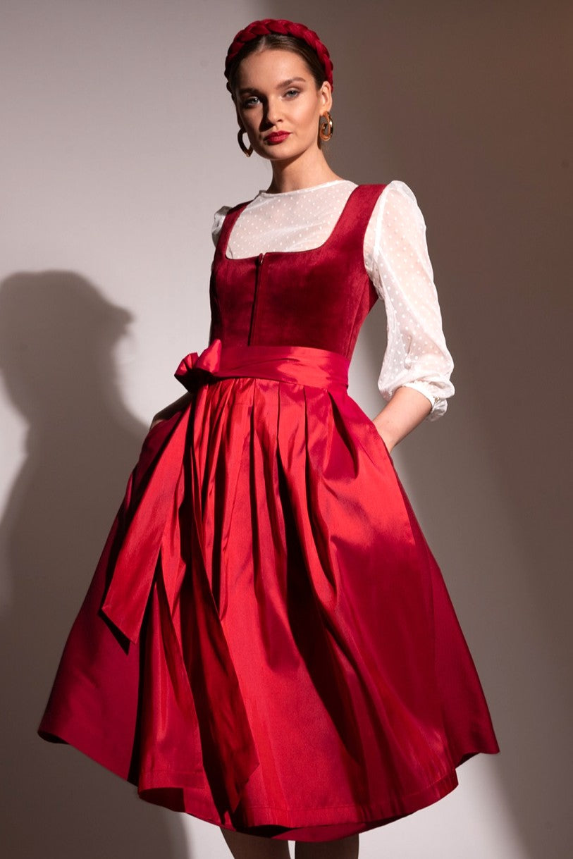 alpenherz-dirndl-ruby-3-in-1-samt-dirndl-in-kirschrot image 5