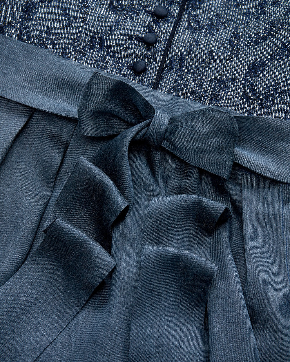 alpenherz-dirndl-frieda-puffarm-80cm-blau image 5
