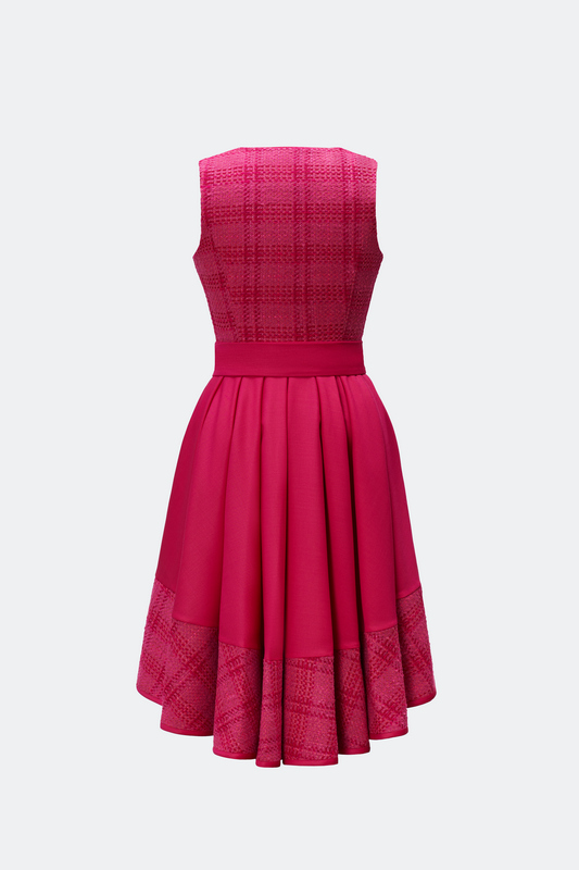 traumtrachten-designerdirndl-almuth-in-fuchsia image 2