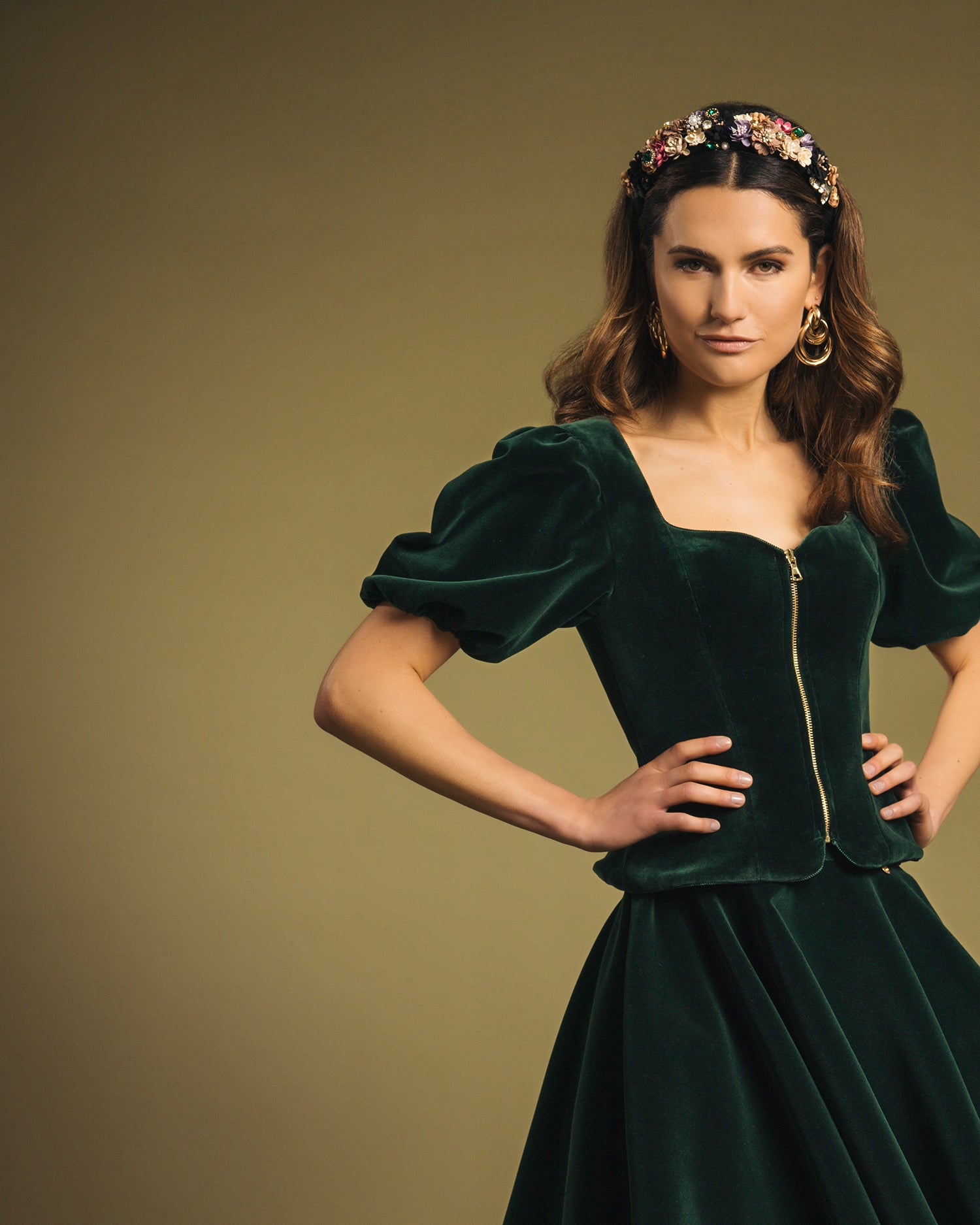 alpenherz-samtmieder-diana-dunkelgr-n-puffarm-dirndl-mieder image 4