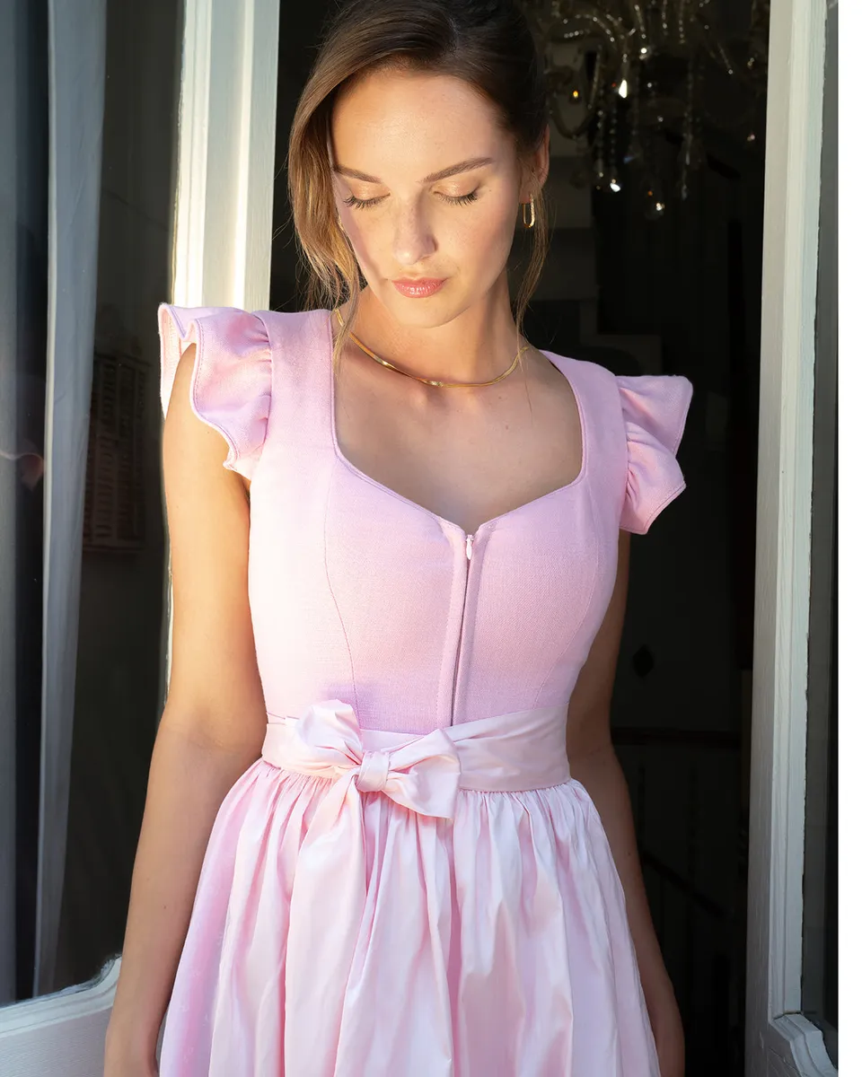 alpenherz-dirndl-marie-mit-abkn-pfbarem-fl-gelarm-1-dirndl-3-looks image 1