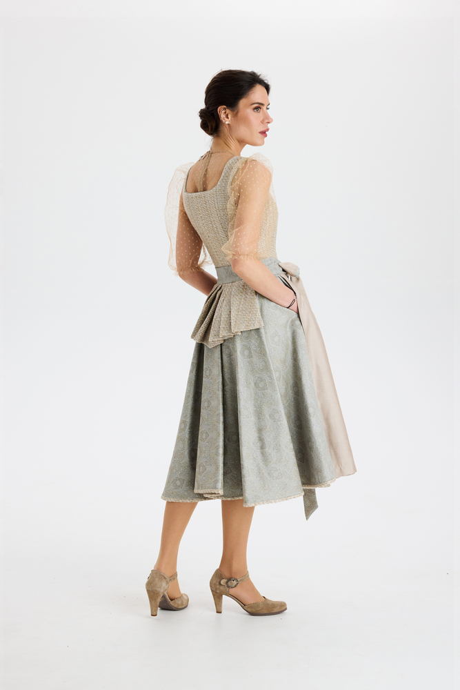 traumtrachten-dirndl-emilia-in-sand image 6