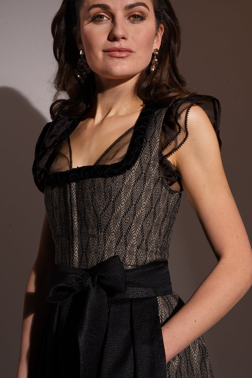 alpenherz-dirndl-celine-jacquard-dirndl-atelier-limited image 1