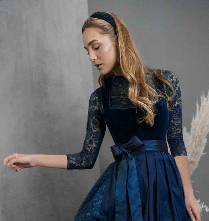 alpenherz-dirndlbluse-estelle-3-4-arm-blau image 2