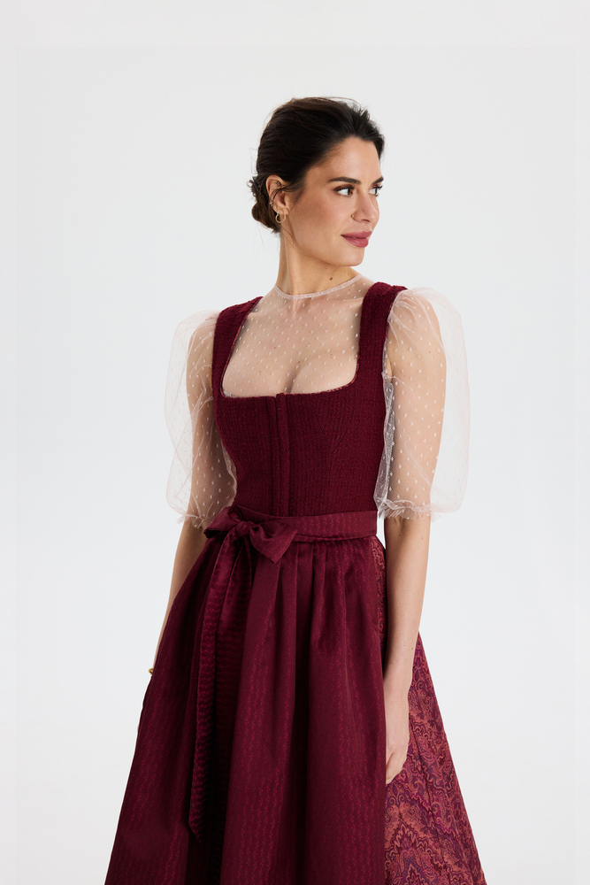 traumtrachten-dirndl-aurelia-in-bordeaux image 5