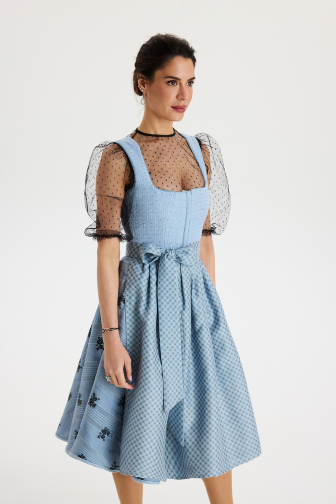 traumtrachten-dirndl-livia-in-hellblau image 5