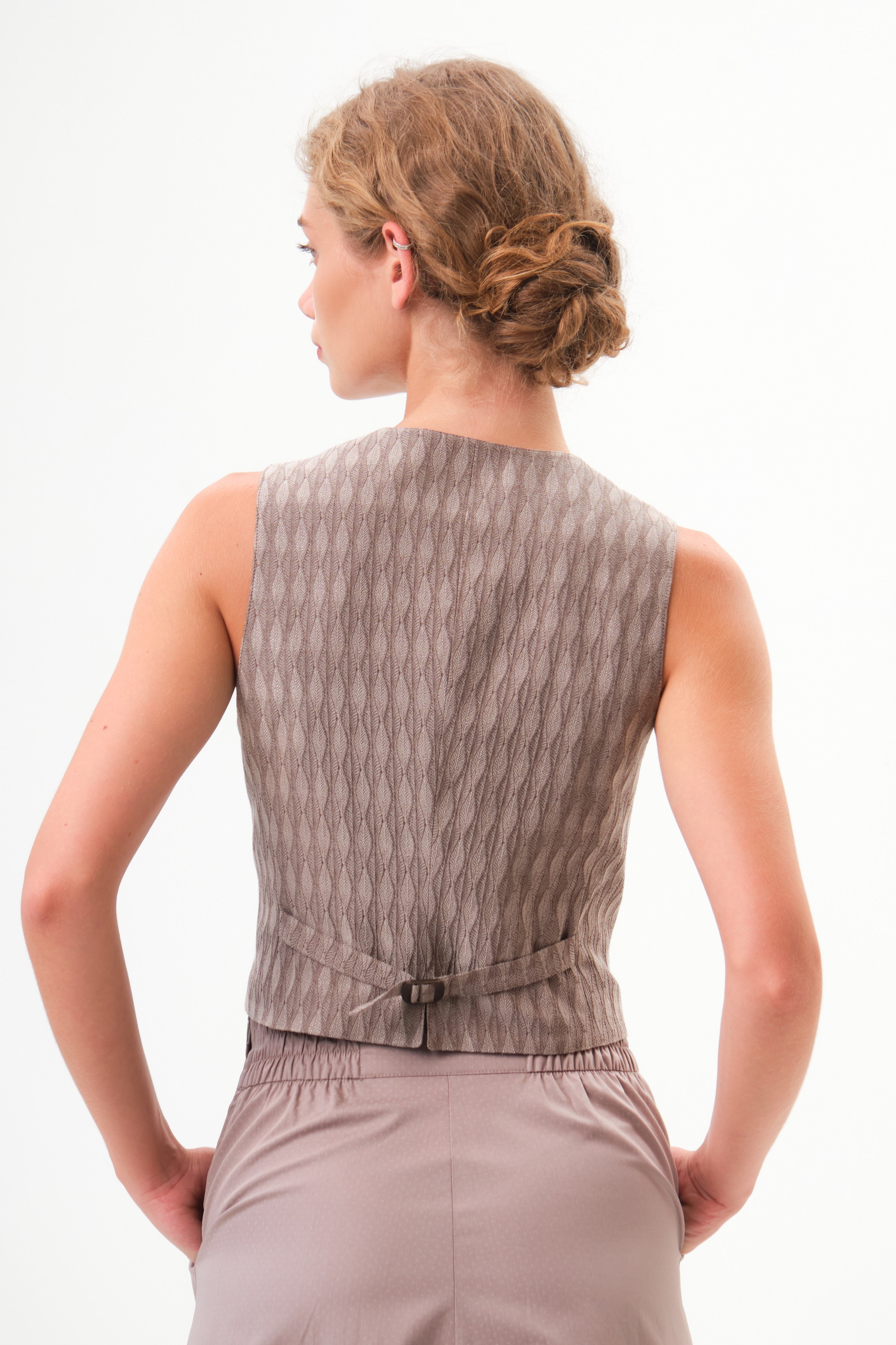 felicitas-weste-wanessa-damen-jacquard-weste-kurz-asymmetrisch image 2