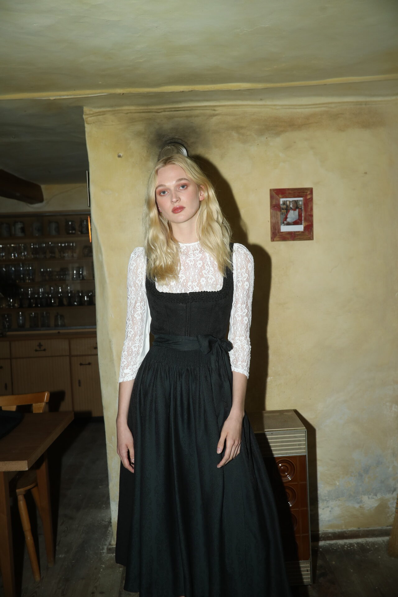 gottseidank-dirndl-vreni-mit-hakenverschluss-und-herzchenr-sche image 2