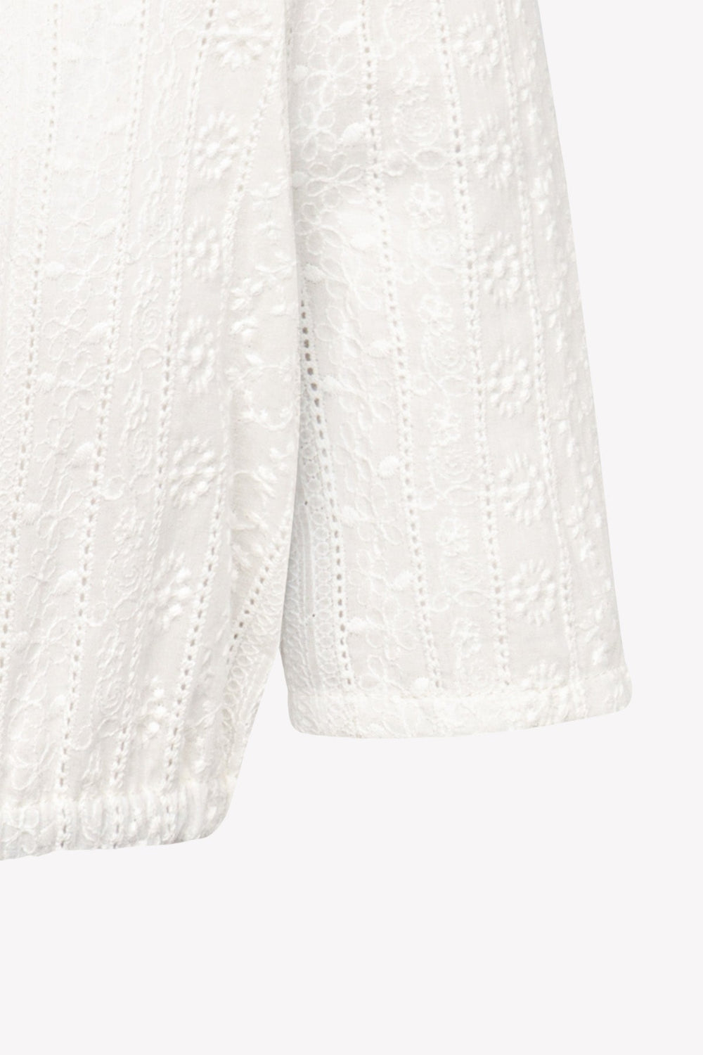 felicitas-damen-dirndlbluse-gisa-wei-trachtenbluse image 3